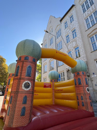Unsere Hüpfburg in Form der Frauenkirche